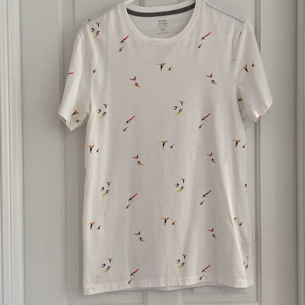 Men’s short sleeve crew neck white T shirt surfer beach themed